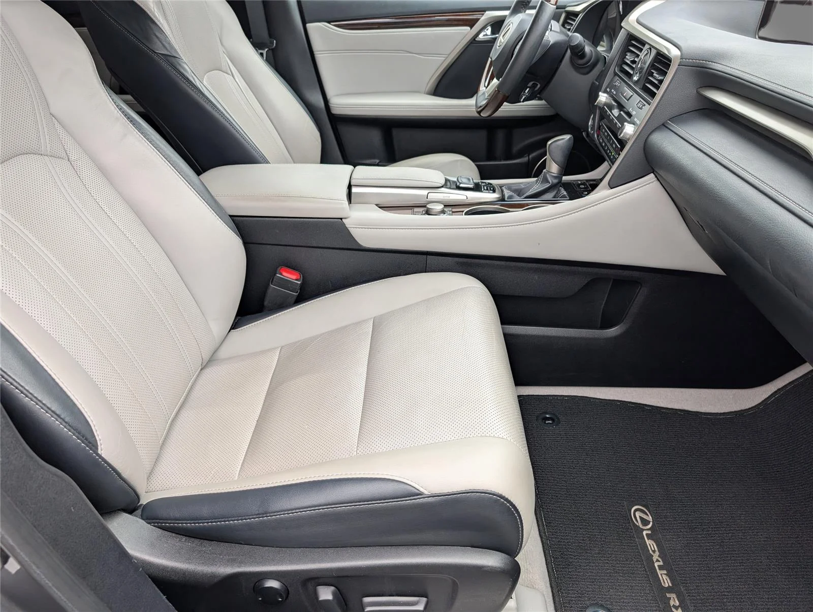 Used 2019 Nebula Gray Pearl Lexus RX 350 image 36