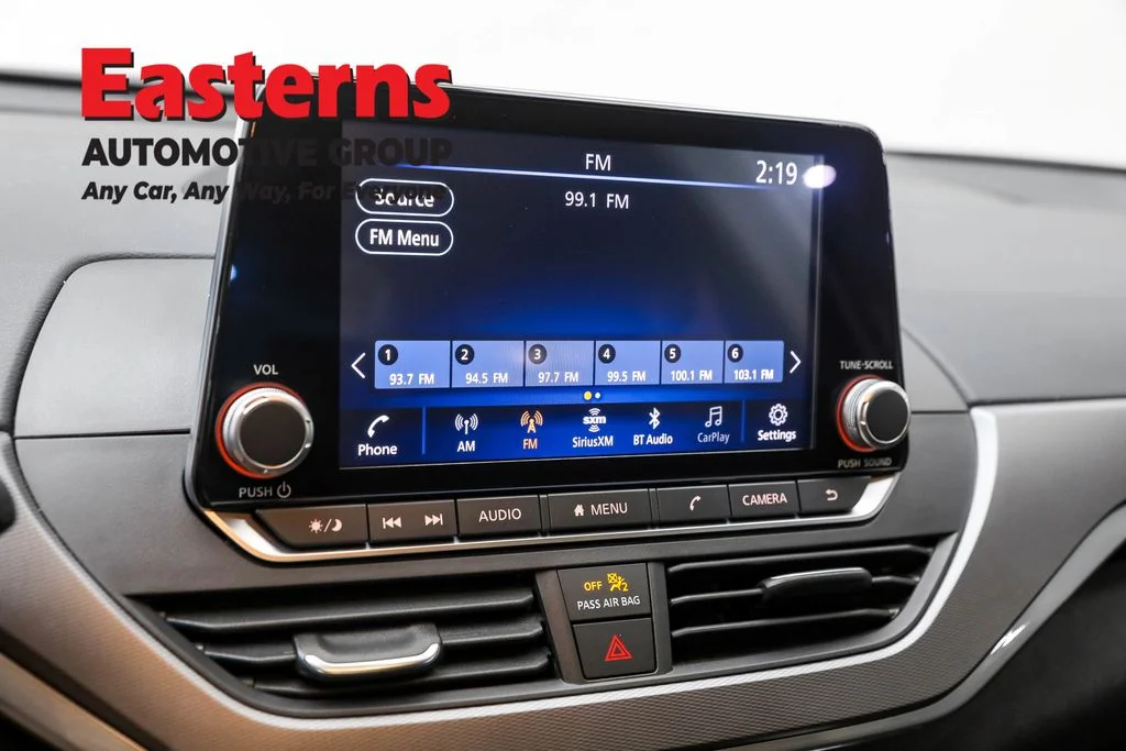 Used 2024 Silver Nissan 2.5 SR image 19