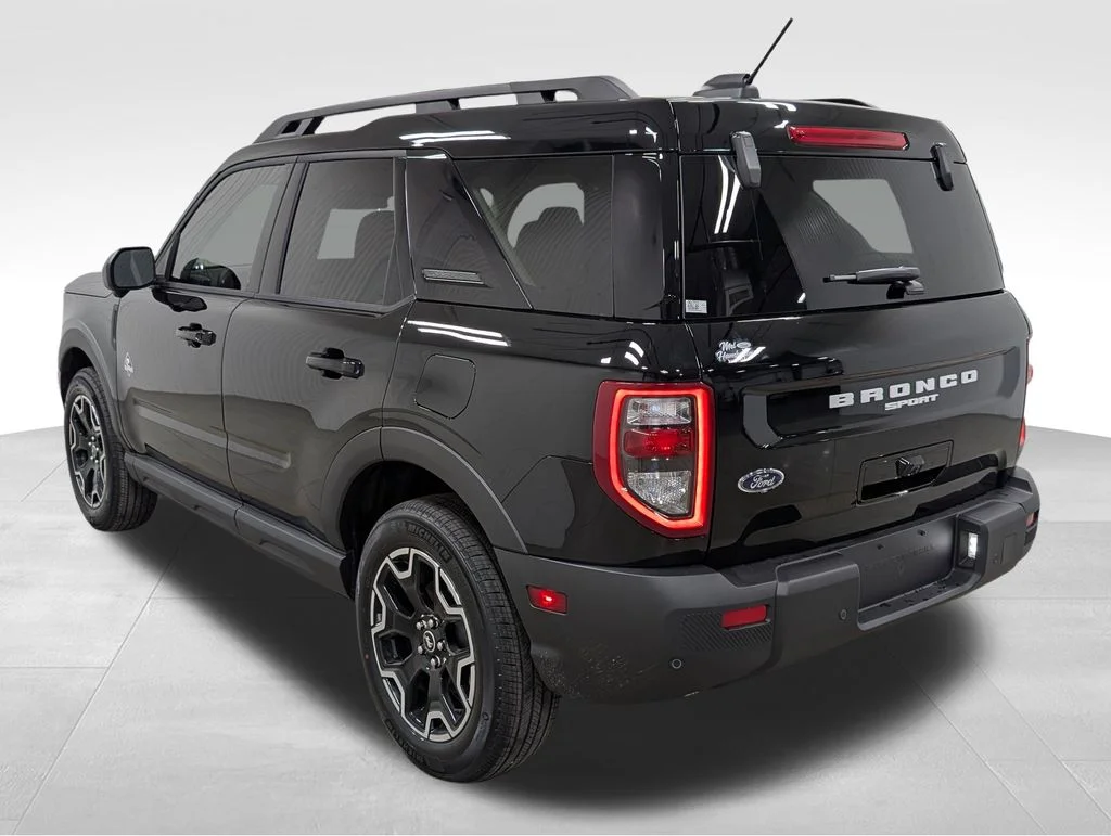 New 2025 Shadow Black Ford Outer Banks® image 8