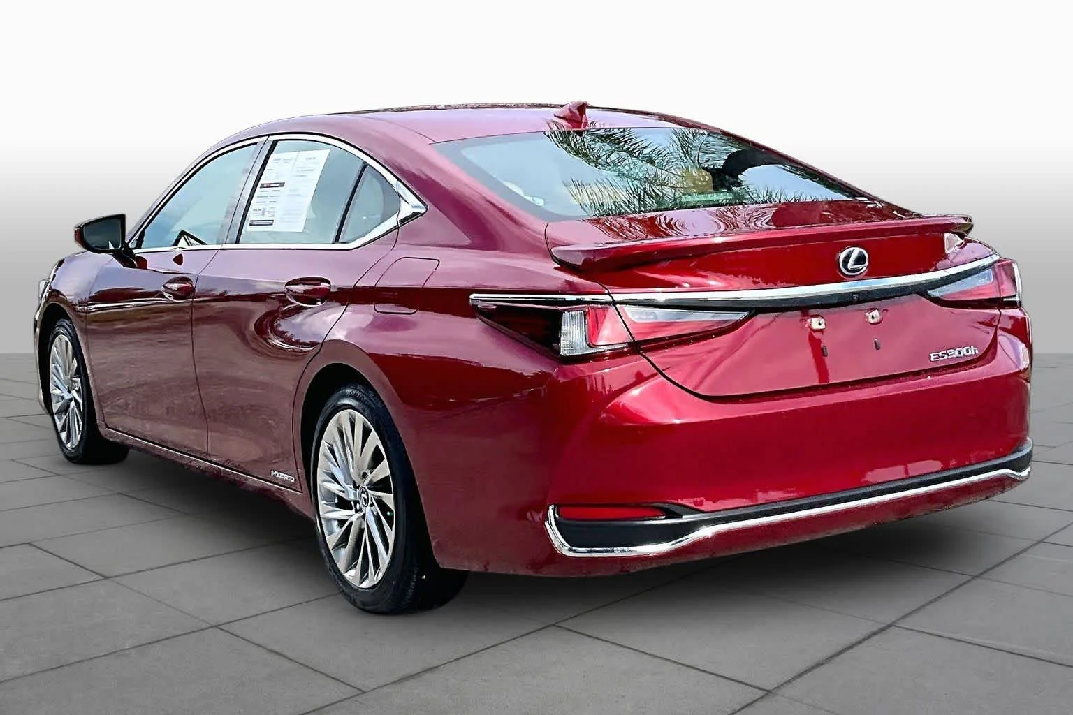 Used 2019 Matador Red Mica Lexus Ultra Luxury image 12