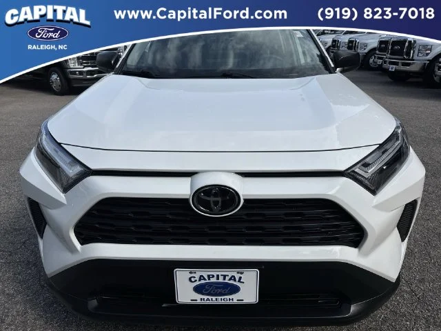 Used 2025 White Toyota LE image 10