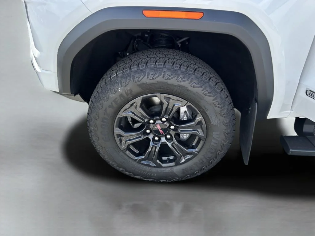 Used 2024 White GMC Elevation image 35