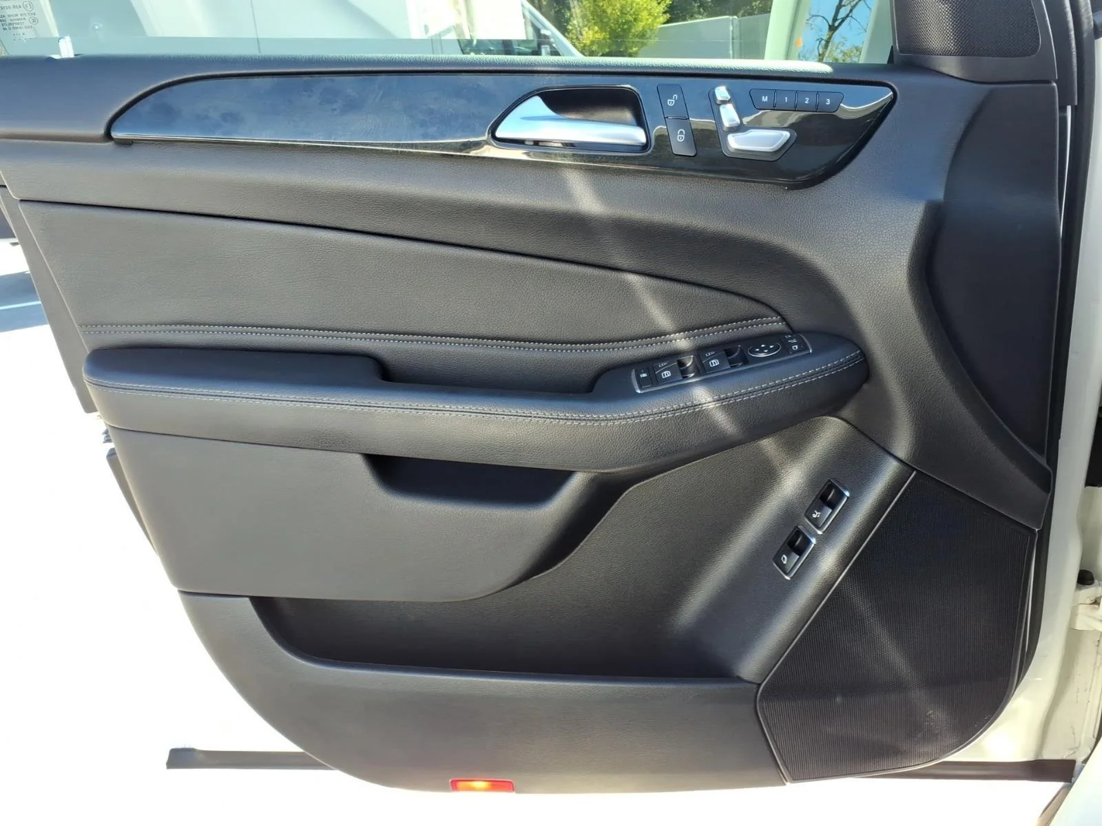 Used 2019 Polar White Mercedes-Benz GLS 450 image 31