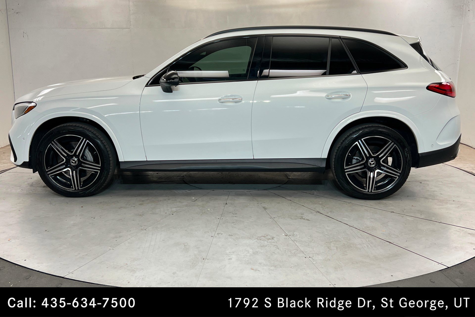 Certified Used 2026 Polar White Mercedes-Benz GLC 300 image 2
