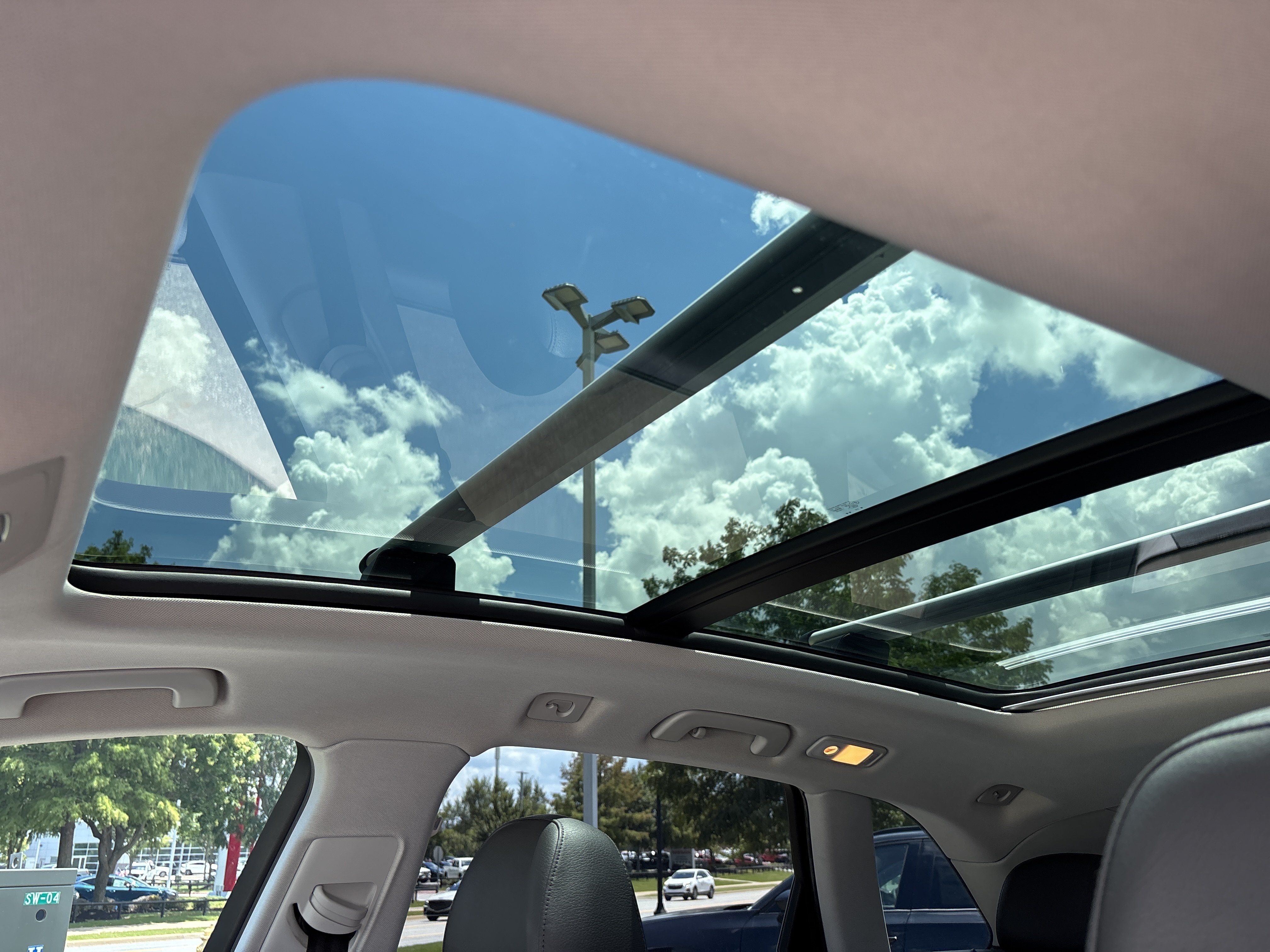 Used 2014  Audi Premium Plus image 22