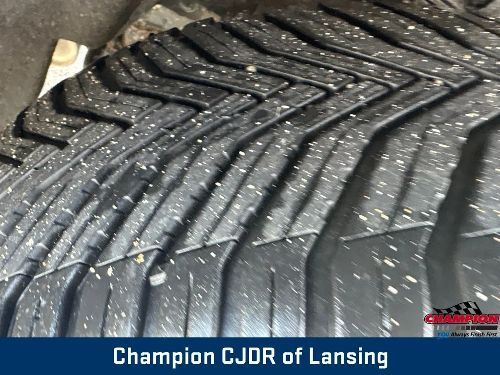 Used 2019 Black GMC SLT image 34