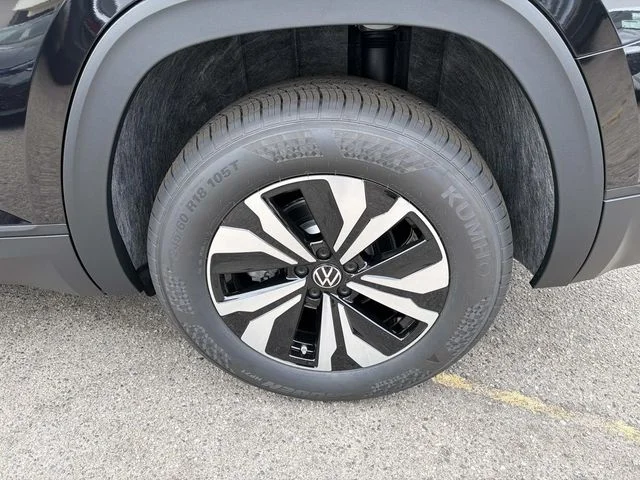 New 2026 Black Volkswagen 2.0T SE image 6