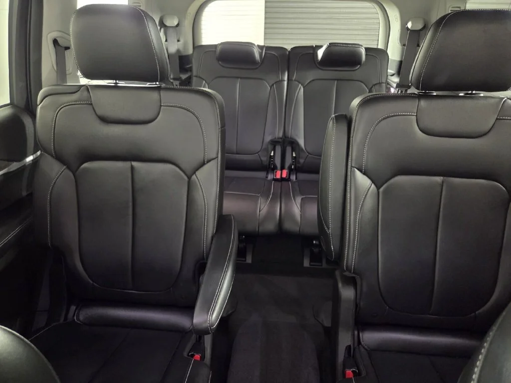 Used 2021 Silver Zynith Jeep Limited image 22