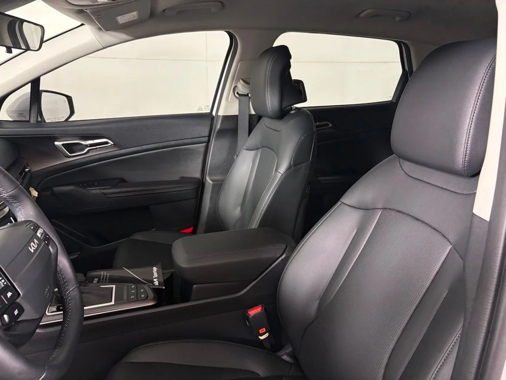 New 2026 Glacial White Pearl Kia EX image 18