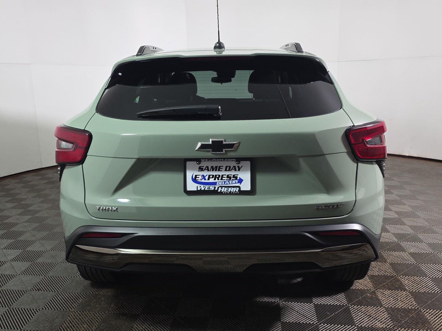 Used 2024 Cacti Green Chevrolet ACTIV image 10