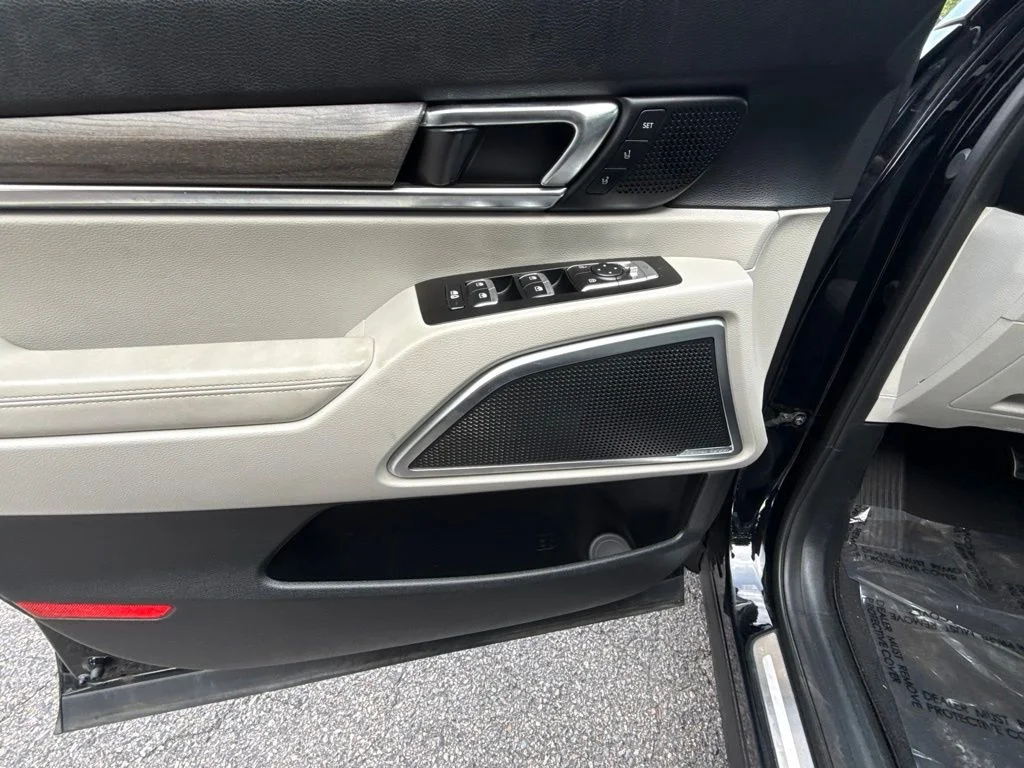 Used 2021 Black Kia SX image 16