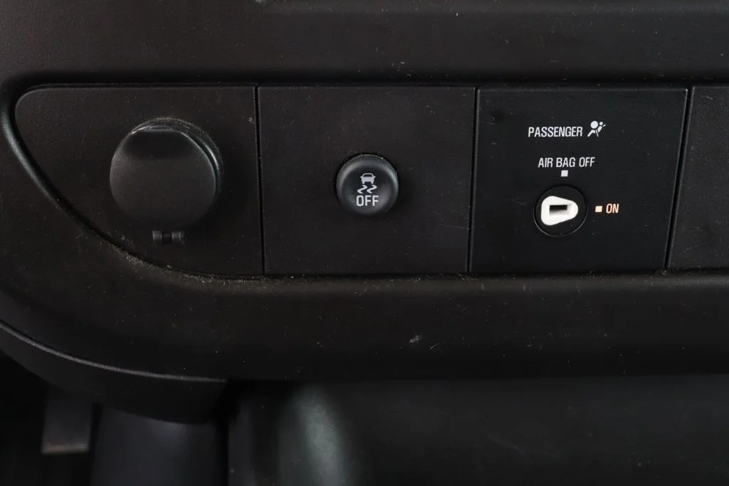 Used 2024 White Chevrolet Work Van image 15