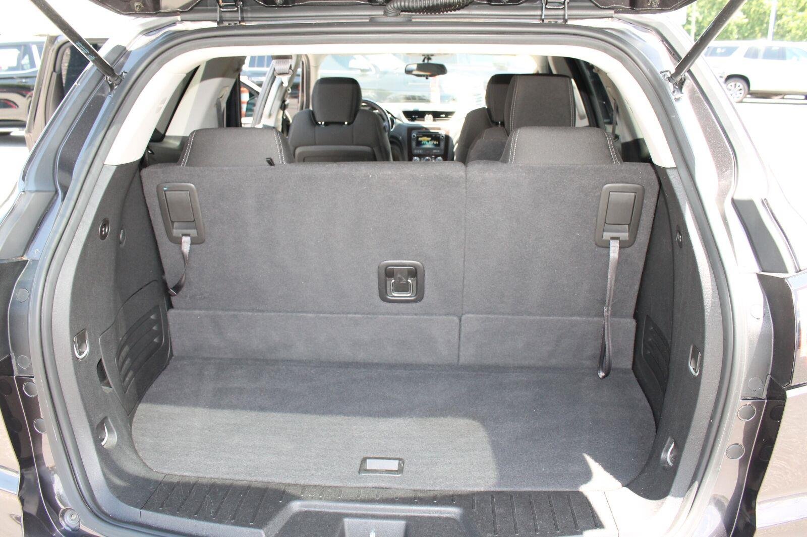 Used 2016 TUNGSTEN METALLIC Chevrolet LT image 28