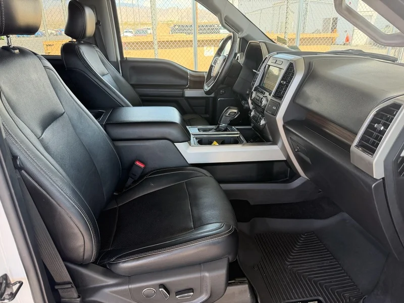 Used 2017 White Platinum Me Ford XL image 22