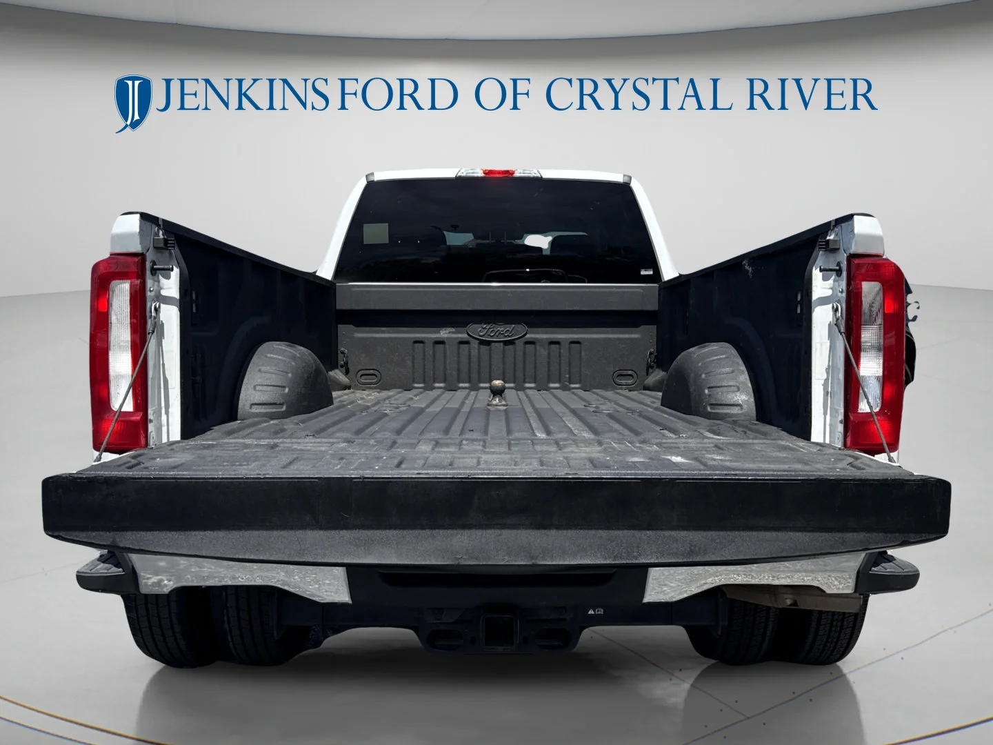 Used 2026 Oxford White Ford XLT image 19