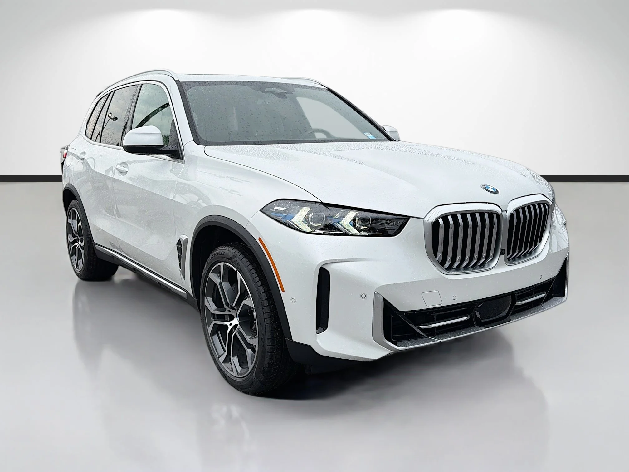 New 2026 Mineral White Metallic BMW xDrive40i image 1