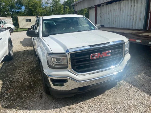 Used 2019 White GMC  image 2