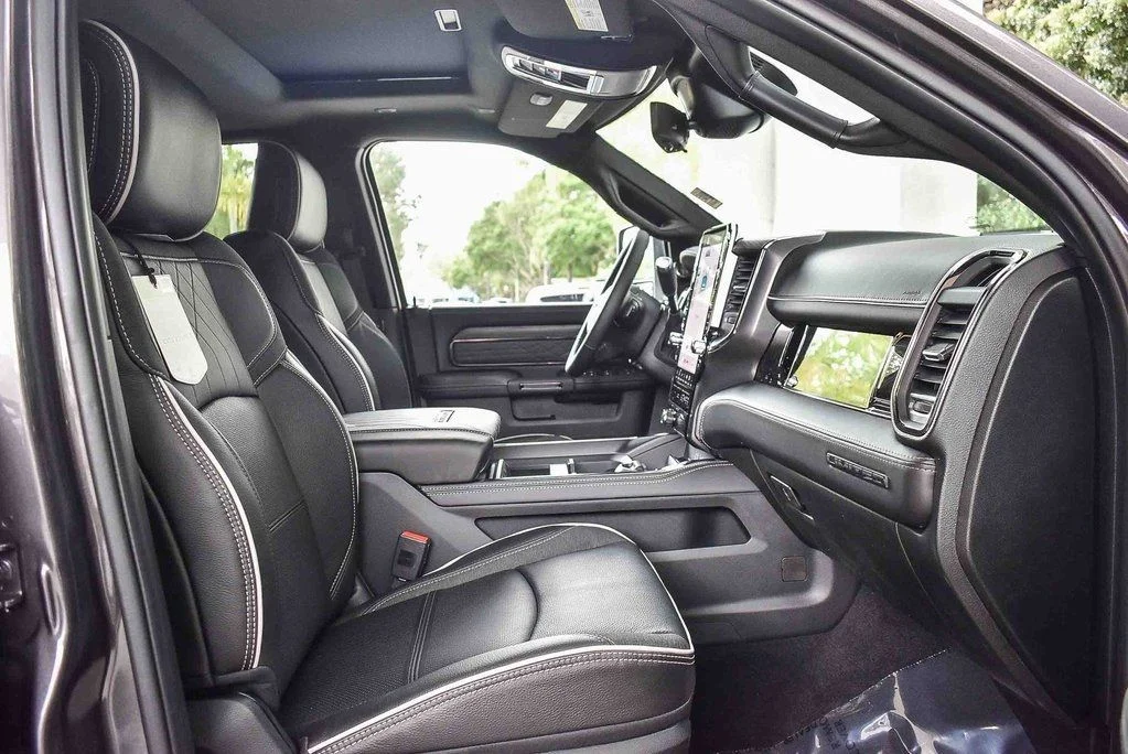 New 2026 Granite Crystal Metallic Clearcoat RAM Limited image 17