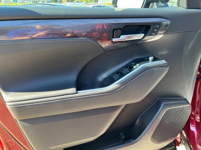New 2026 Ruby Flare Pearl Toyota Platinum image 11