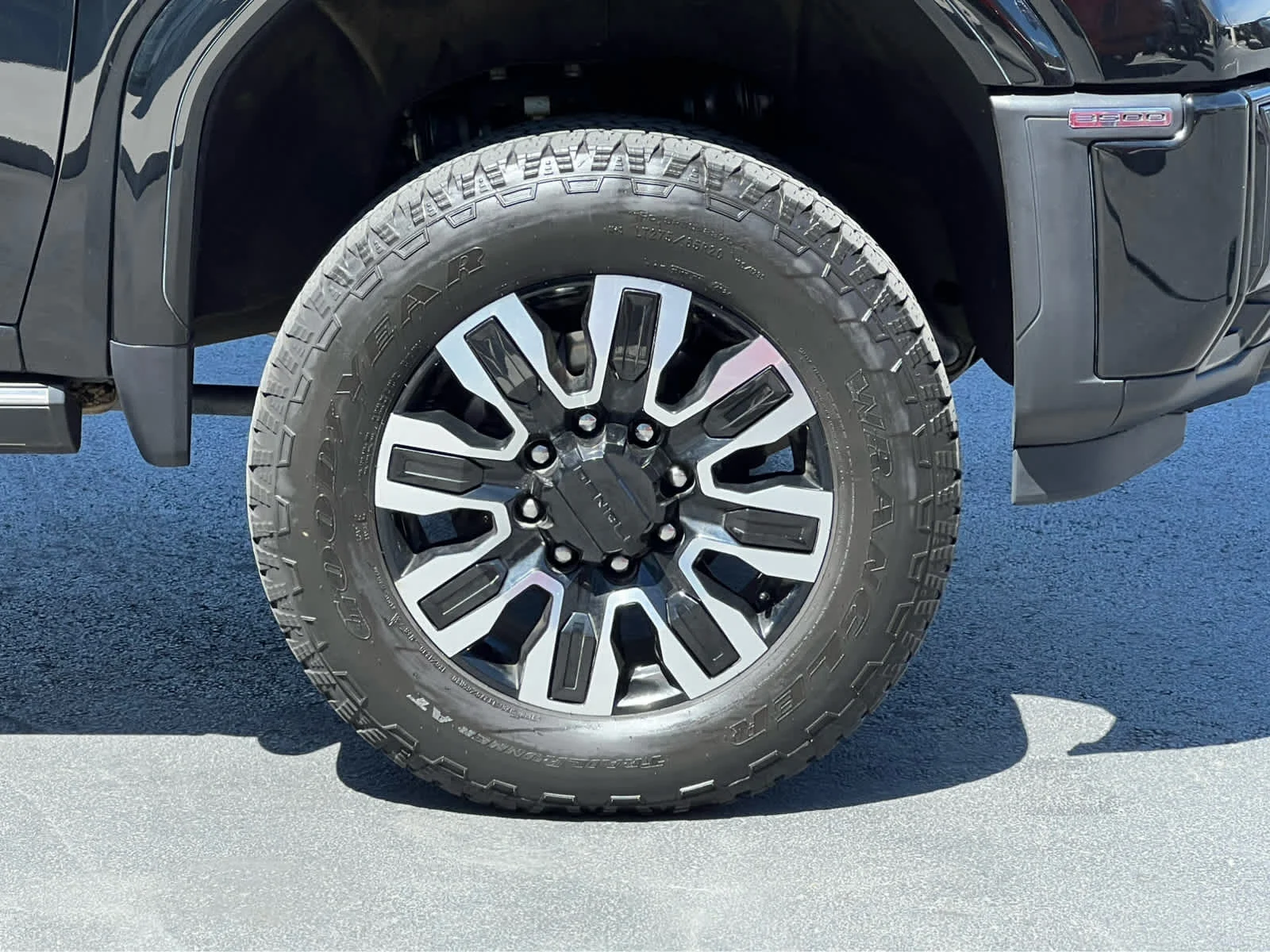 Certified Used 2025 Onyx Black GMC Denali Ultimate image 16