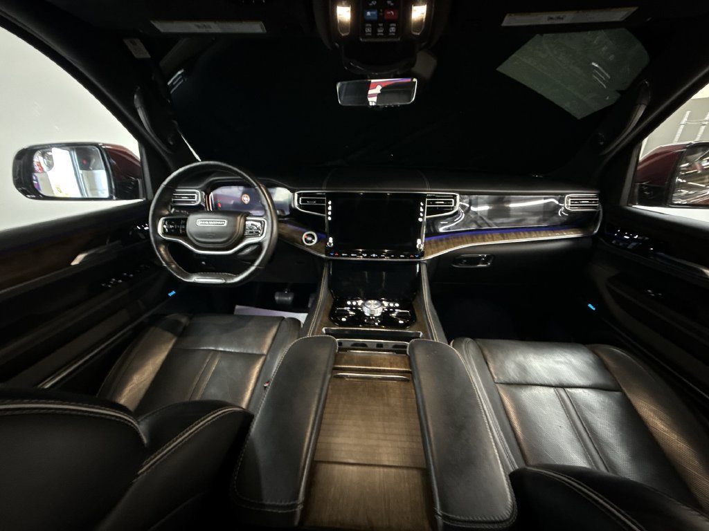 Used 2022 Velvet Jeep Series II image 21