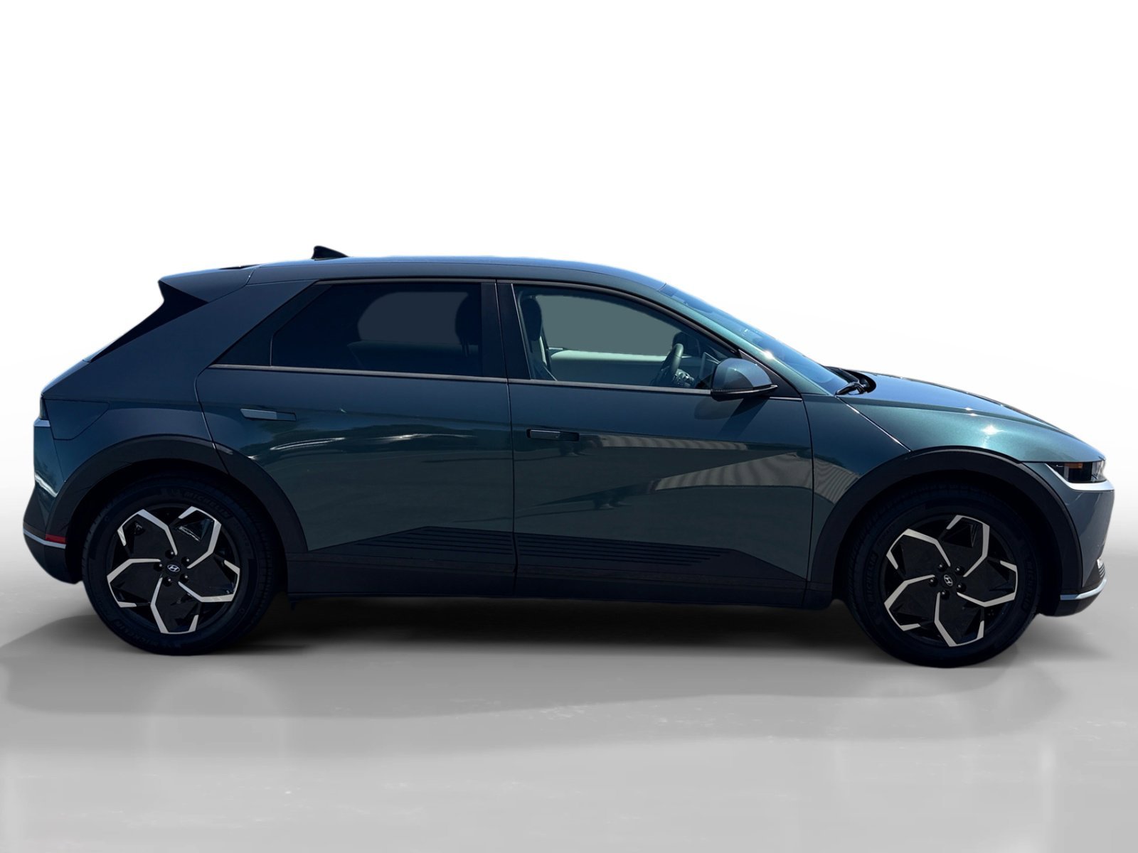 Certified Used 2024 Teal Hyundai SE image 6
