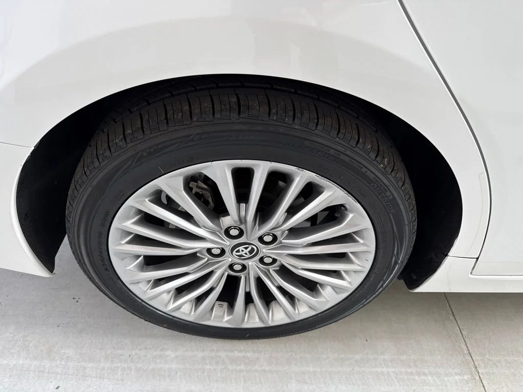 Used 2020 Pearl Toyota Limited image 4