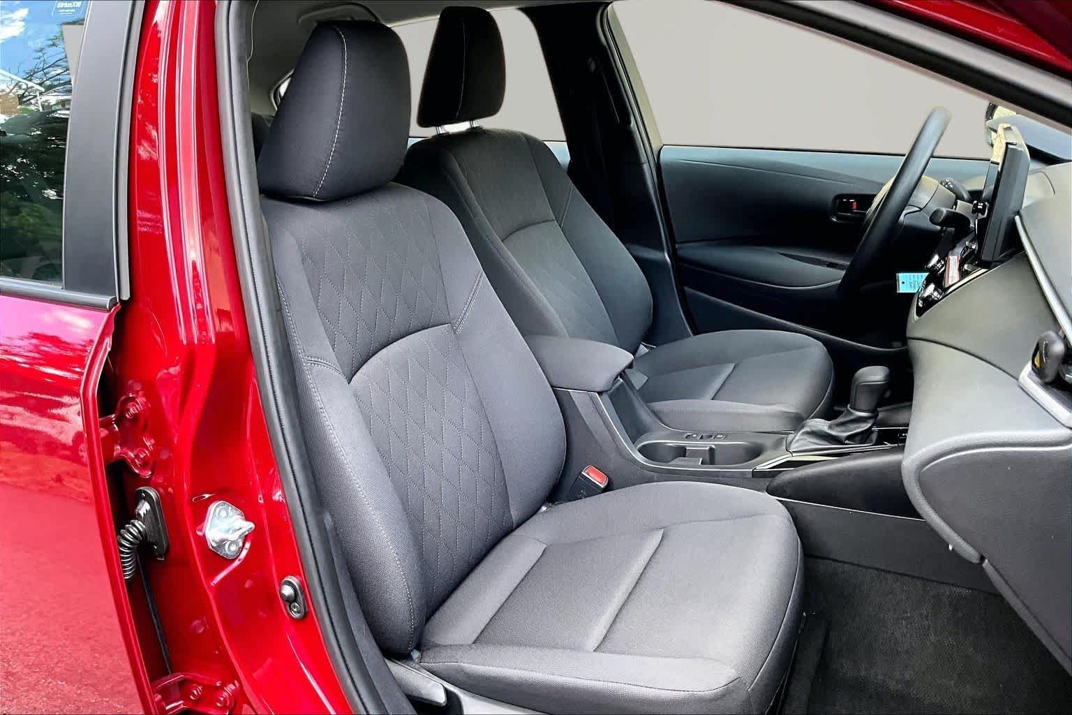 Used 2025 Ruby Flare Pearl Toyota LE image 9
