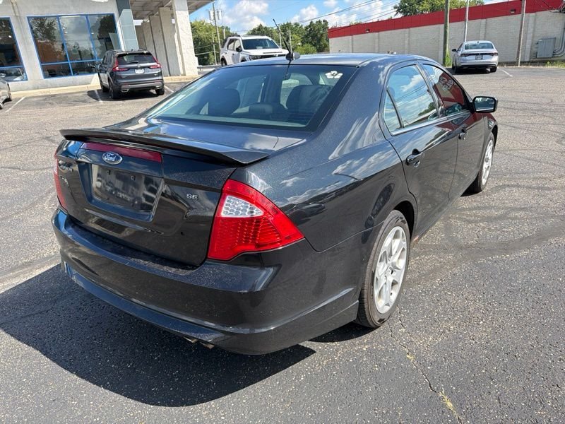 Used 2011 Black Ford SE image 7
