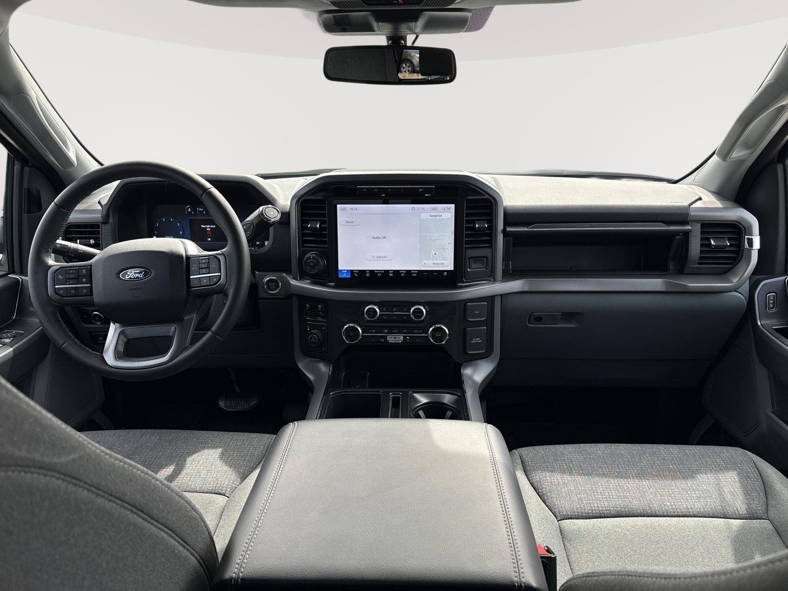 Used 2024 Oxford White Ford XLT image 4