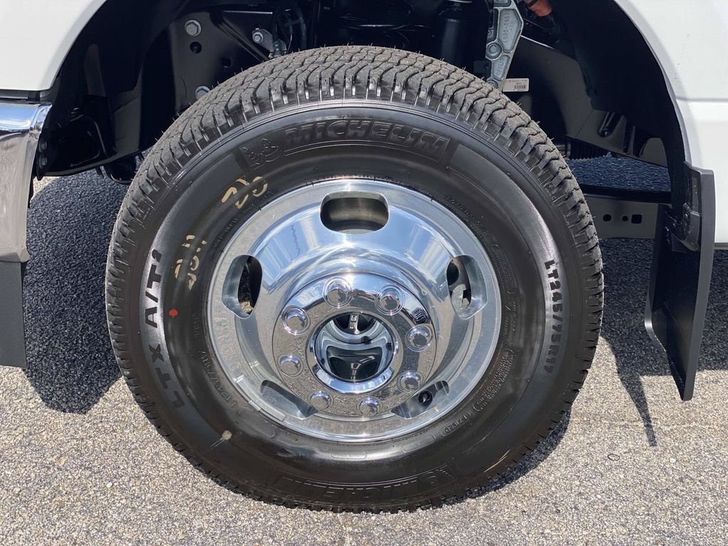 New 2026 Star White Metallic Tri-Coat Ford F-350® King Ranch® image 7