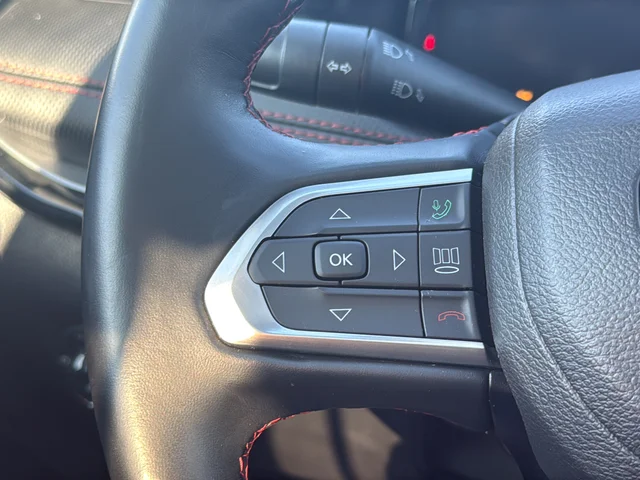 Used 2022 White Jeep Trailhawk image 39