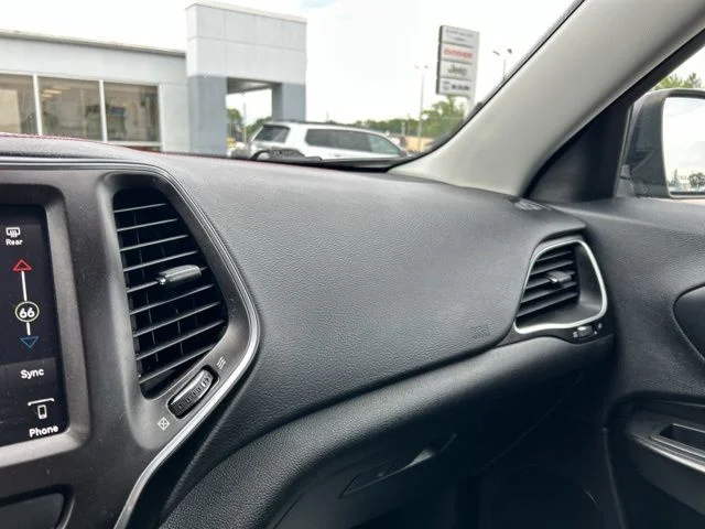 Used 2019 Gray Jeep Trailhawk image 43