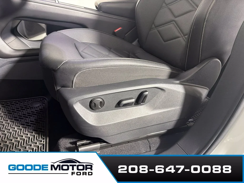 Certified Used 2025 Pure White Volkswagen 2.0T SE image 11