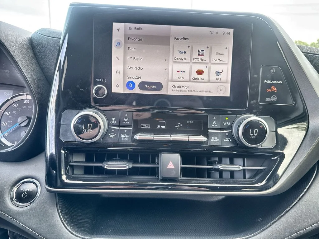 Used 2023 Silver Toyota LE image 17