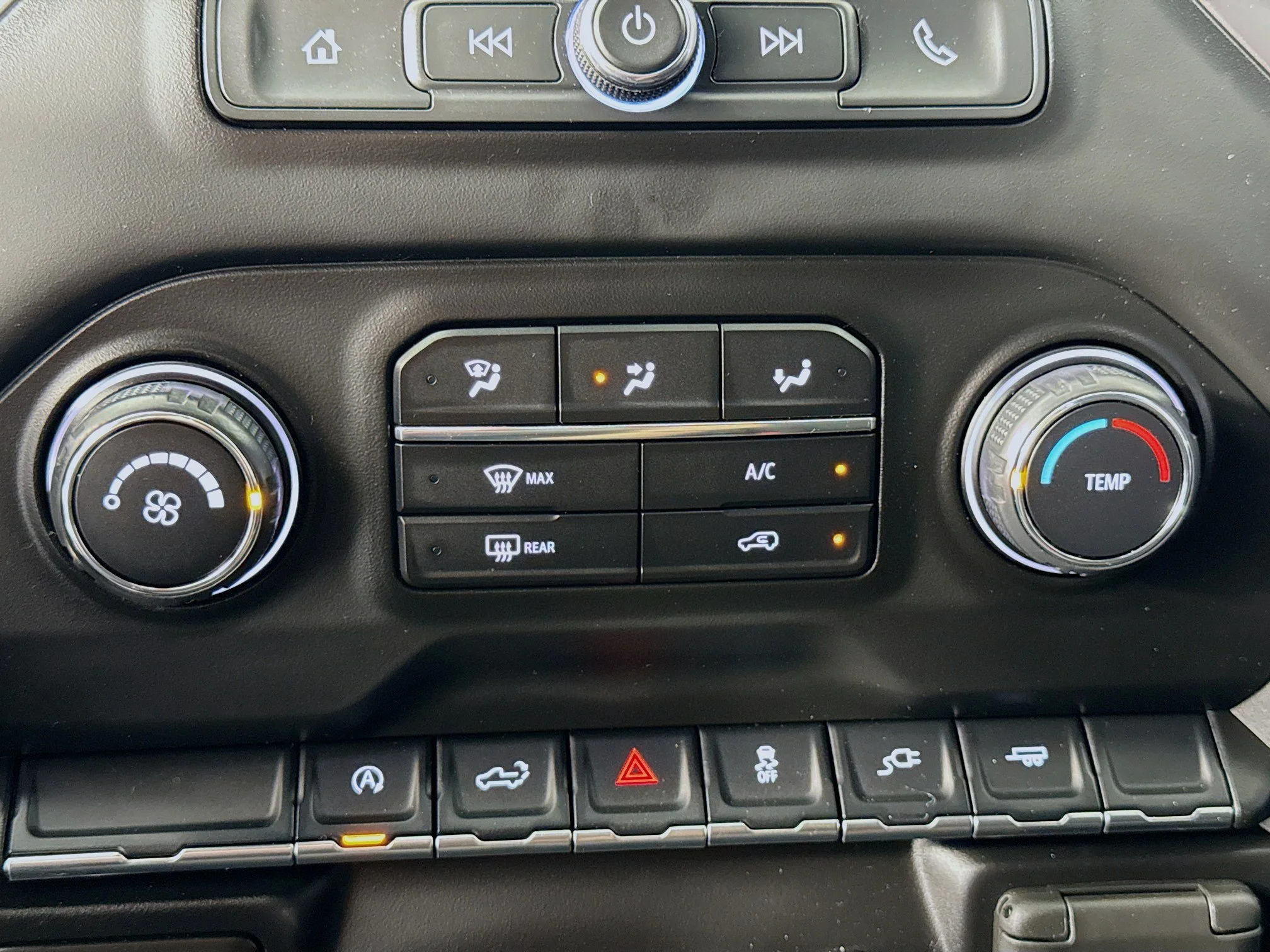 Used 2021 BLACK Chevrolet Custom image 17