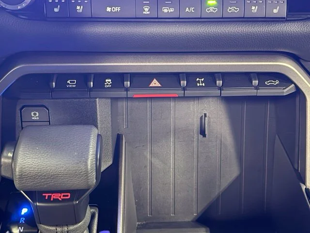 Used 2025  Toyota Limited image 28