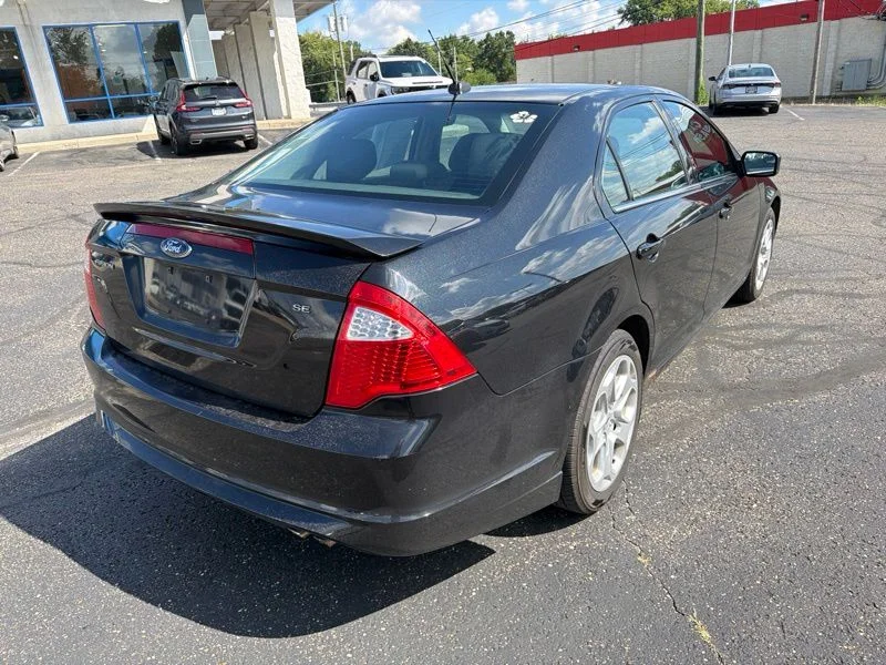 Used 2011 Black Ford SE image 7