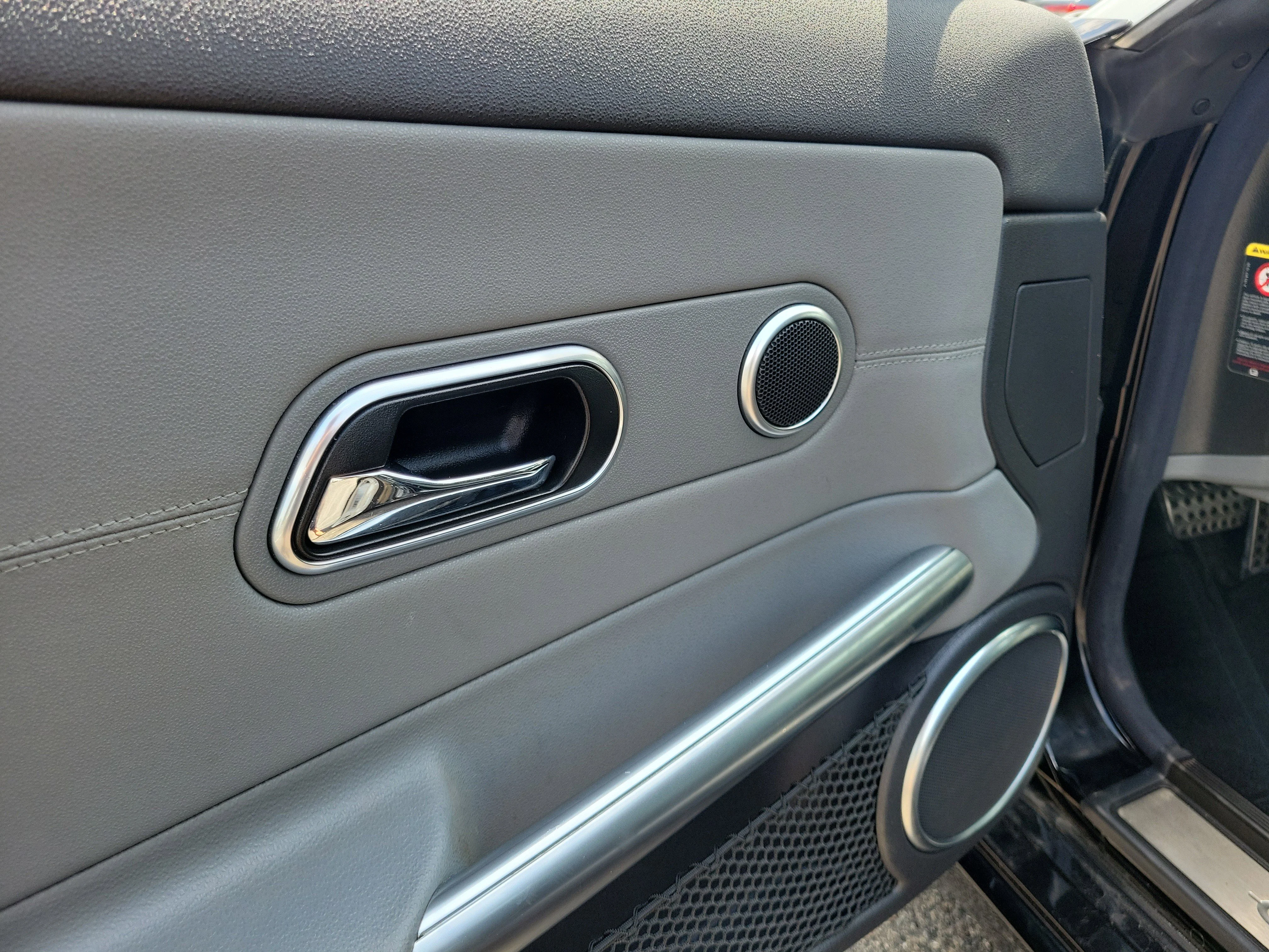 Used 2005 Black Clearcoat Chrysler Limited image 12