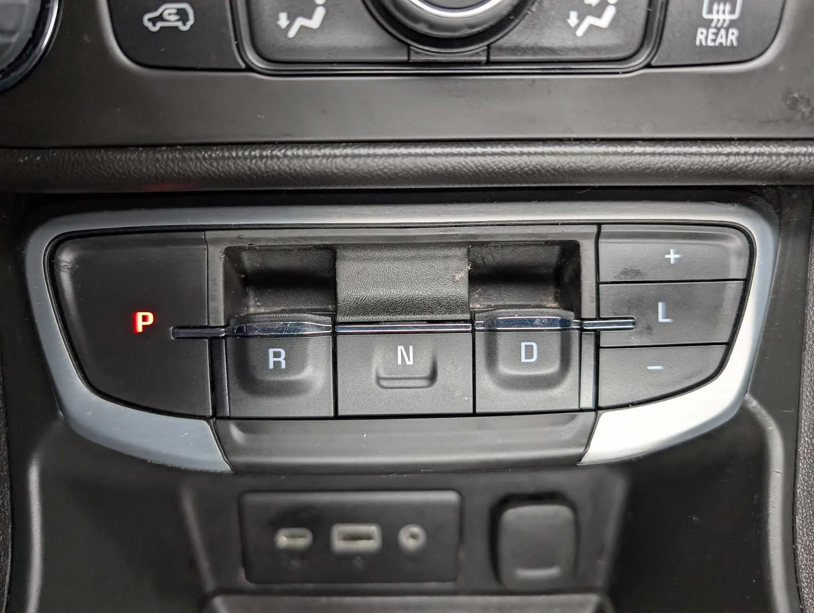 Used 2022 Ebony Twilight Metallic GMC SLE image 31