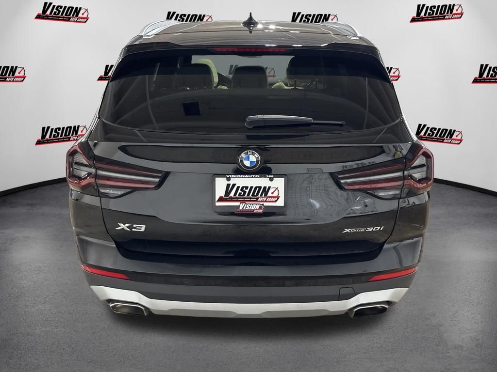 Used 2024 Black BMW xDrive30i image 6