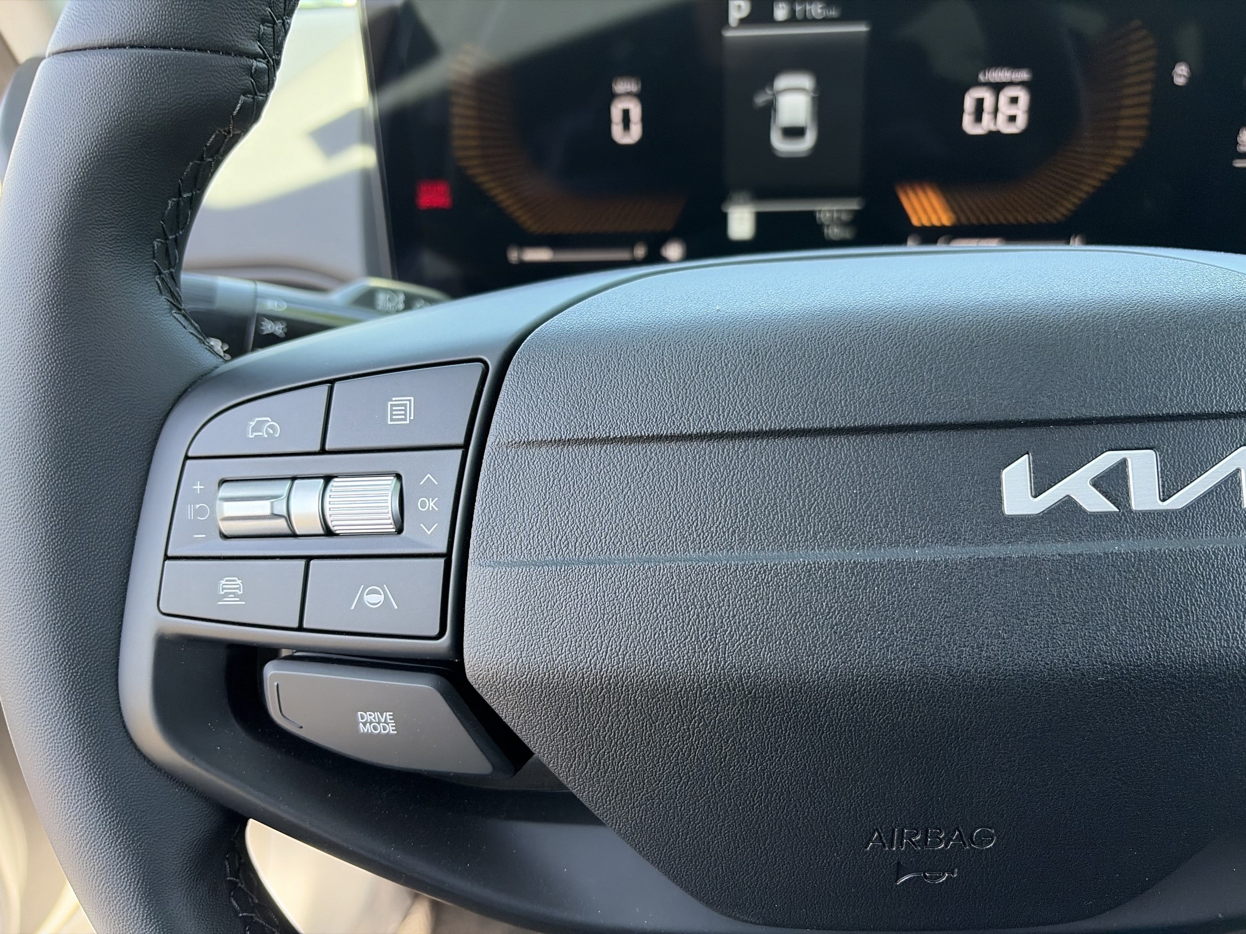 New 2026 Snow White Pearl Kia EX image 22