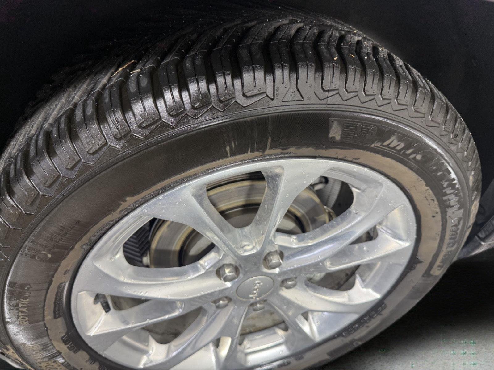 Used 2021 Granite Crystal Metallic Clearcoat Jeep Summit image 12