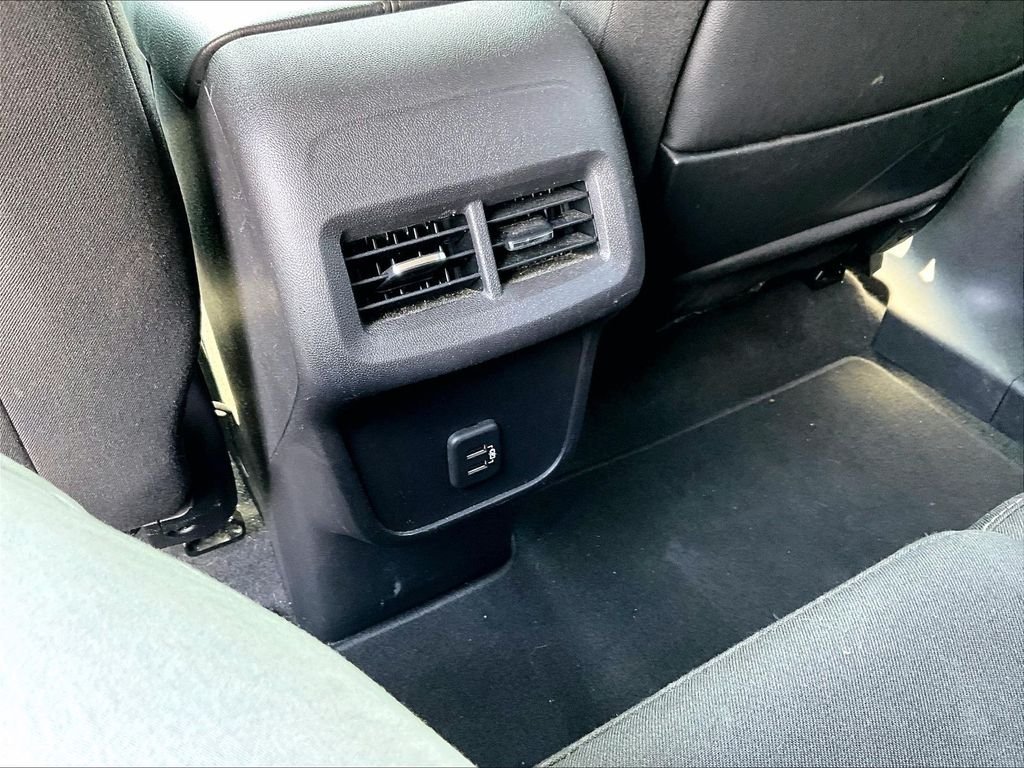 Used 2024 Summit White GMC SLE image 25