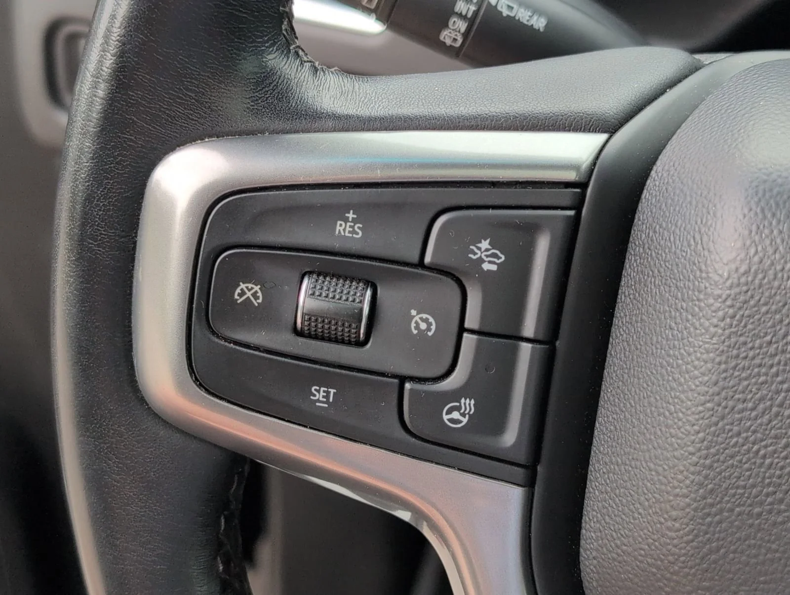 Used 2022 Black Chevrolet Z71 image 26