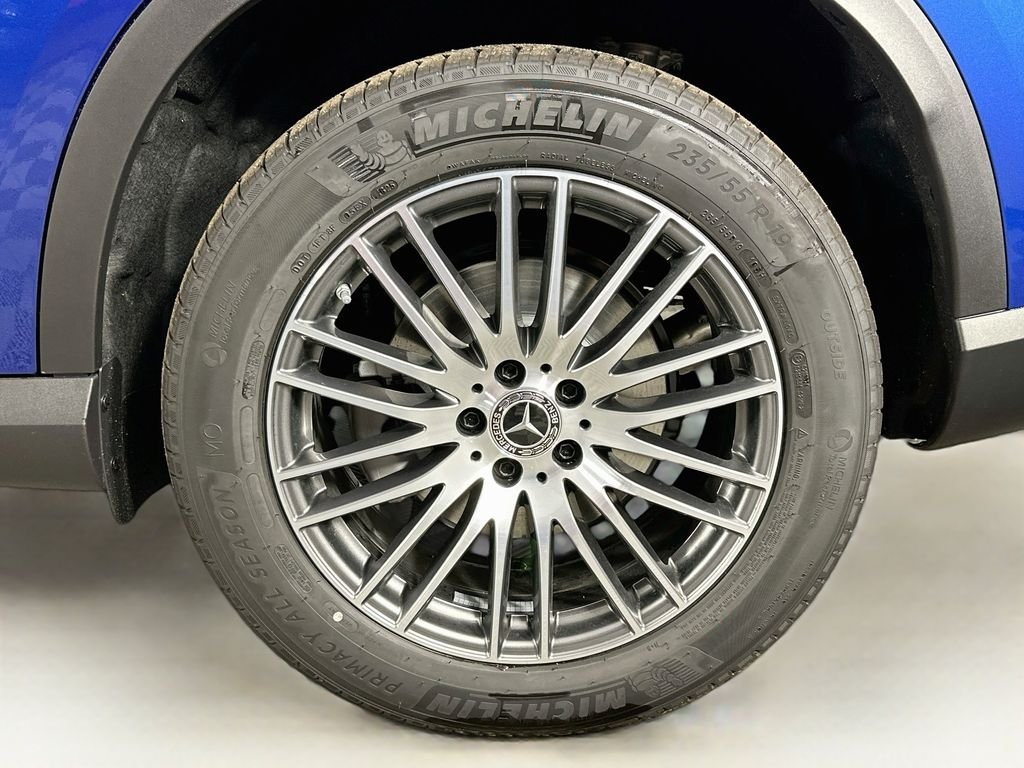 Used 2026 Blue Mercedes-Benz GLC 300 image 31