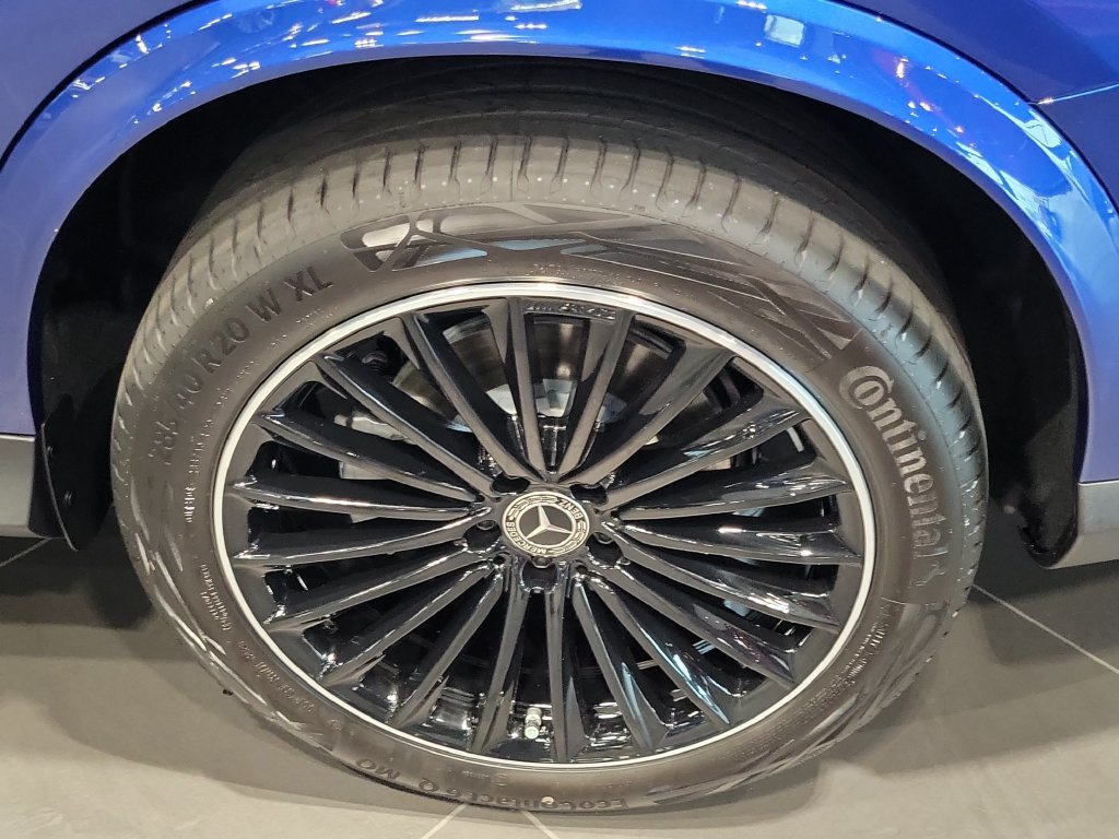 New 2027 Starling Blue Metallic Mercedes-Benz GLC 300 image 9