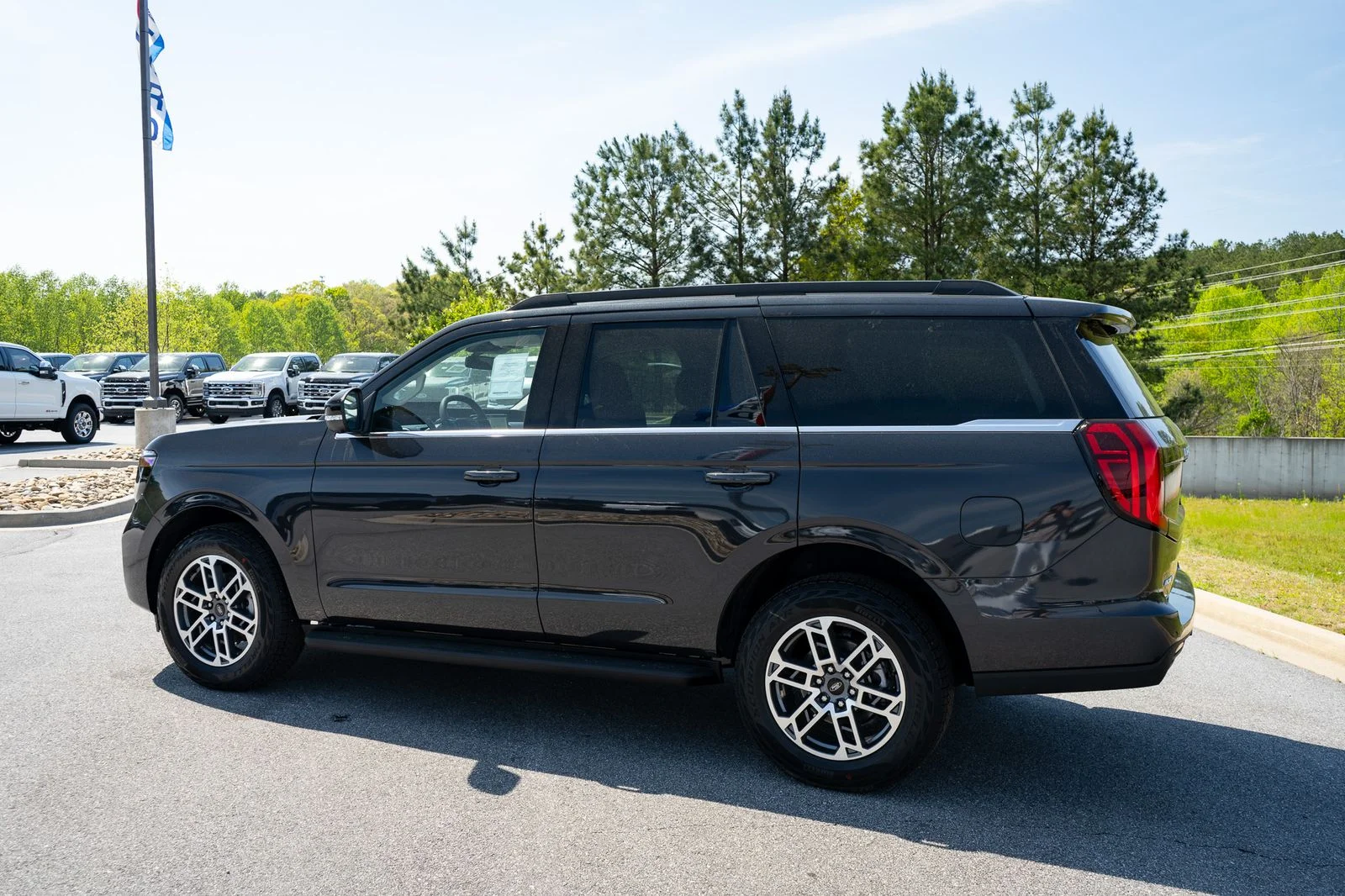 New 2026 Dark Matter Gray Metallic Ford Active image 7
