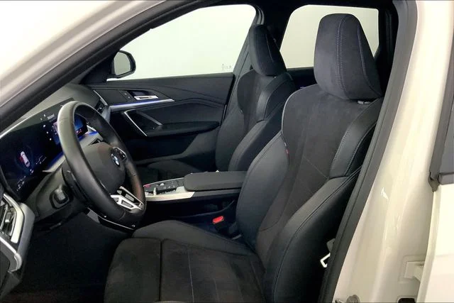 Used 2023 Alpine White BMW xDrive28i image 11