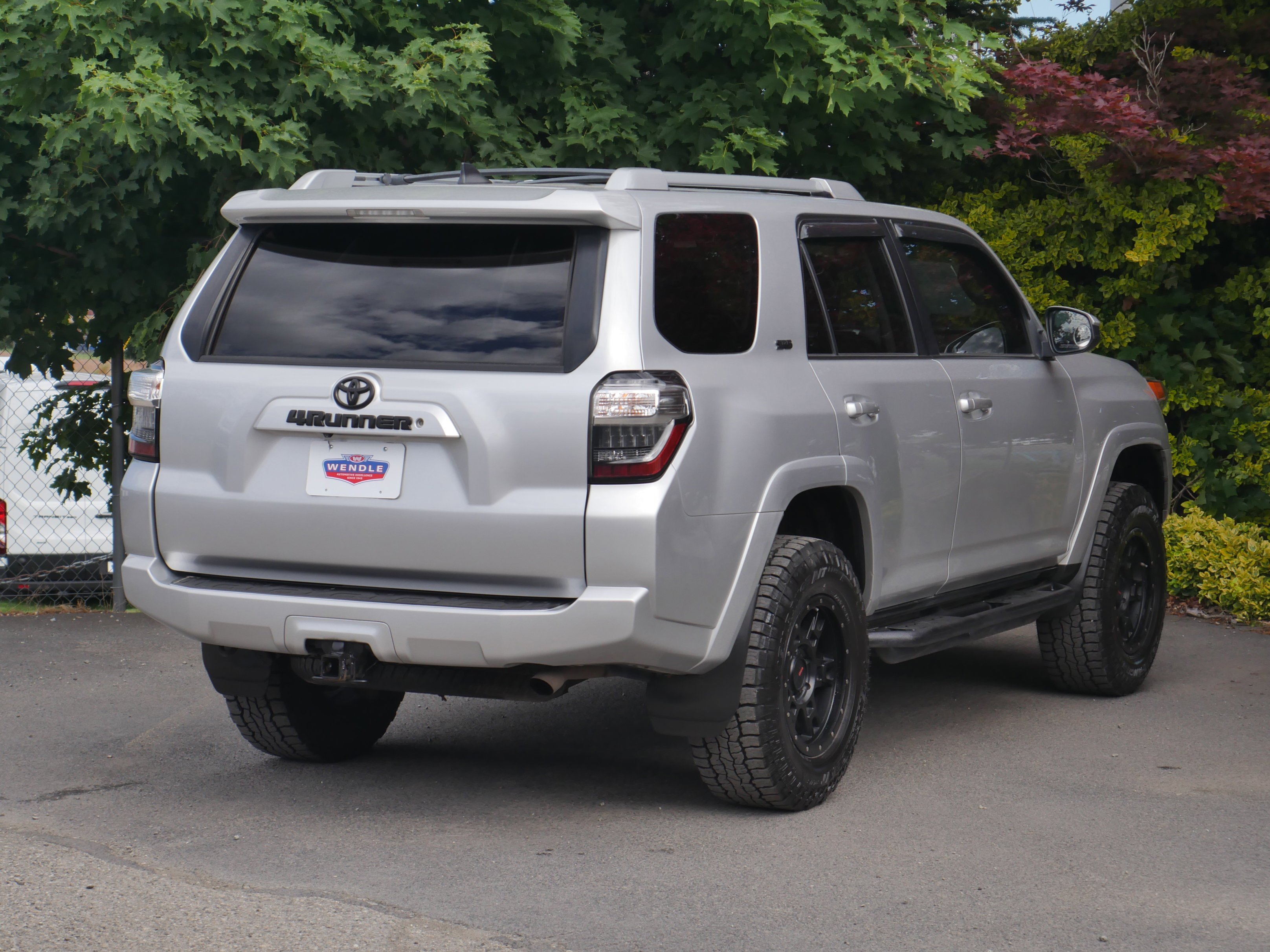 Used 2018 Classic Silver Metallic Toyota SR5 image 23